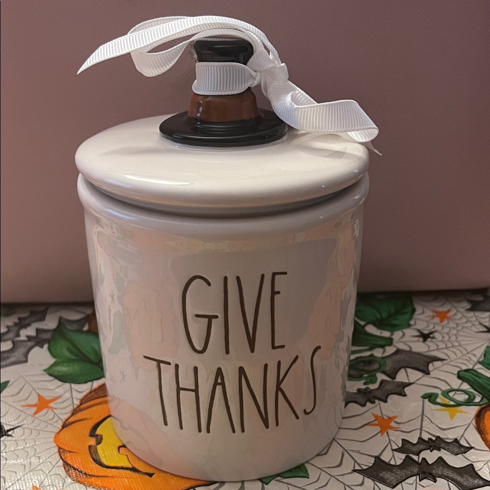 Peanuts Thanksgiving White Ceramic 'Give Thanks' Jar with Ribbon